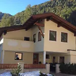 Haus Almrausch アパート ゼルデン